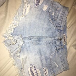 RIPPED HOLLISTER SHORTS
